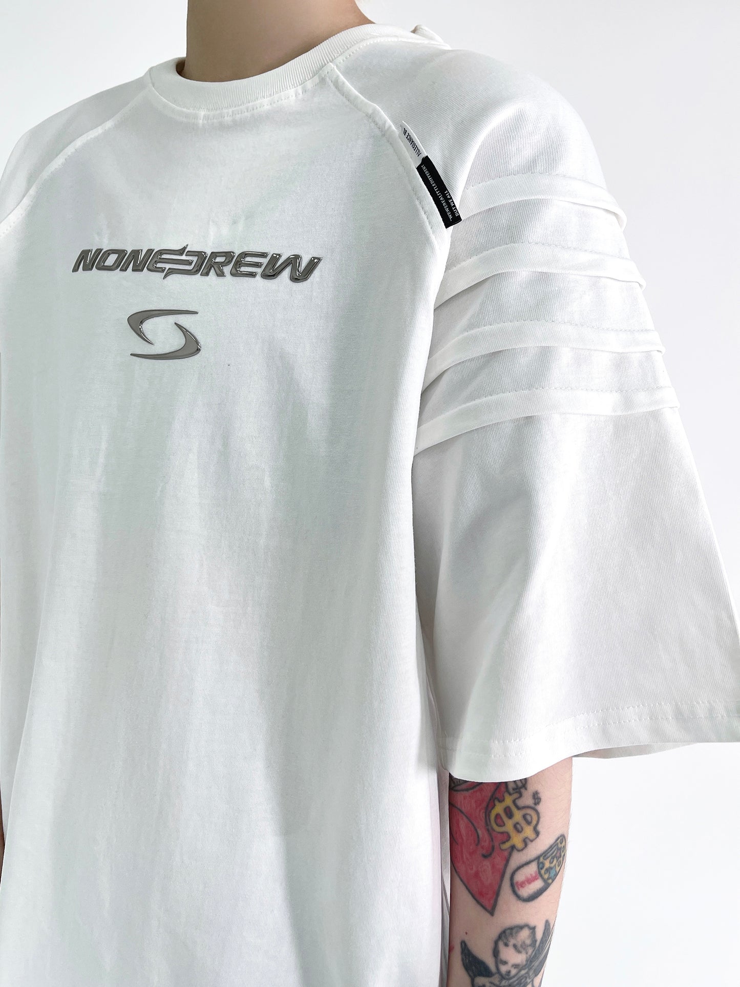 Metal Backle T-shirt (2color)