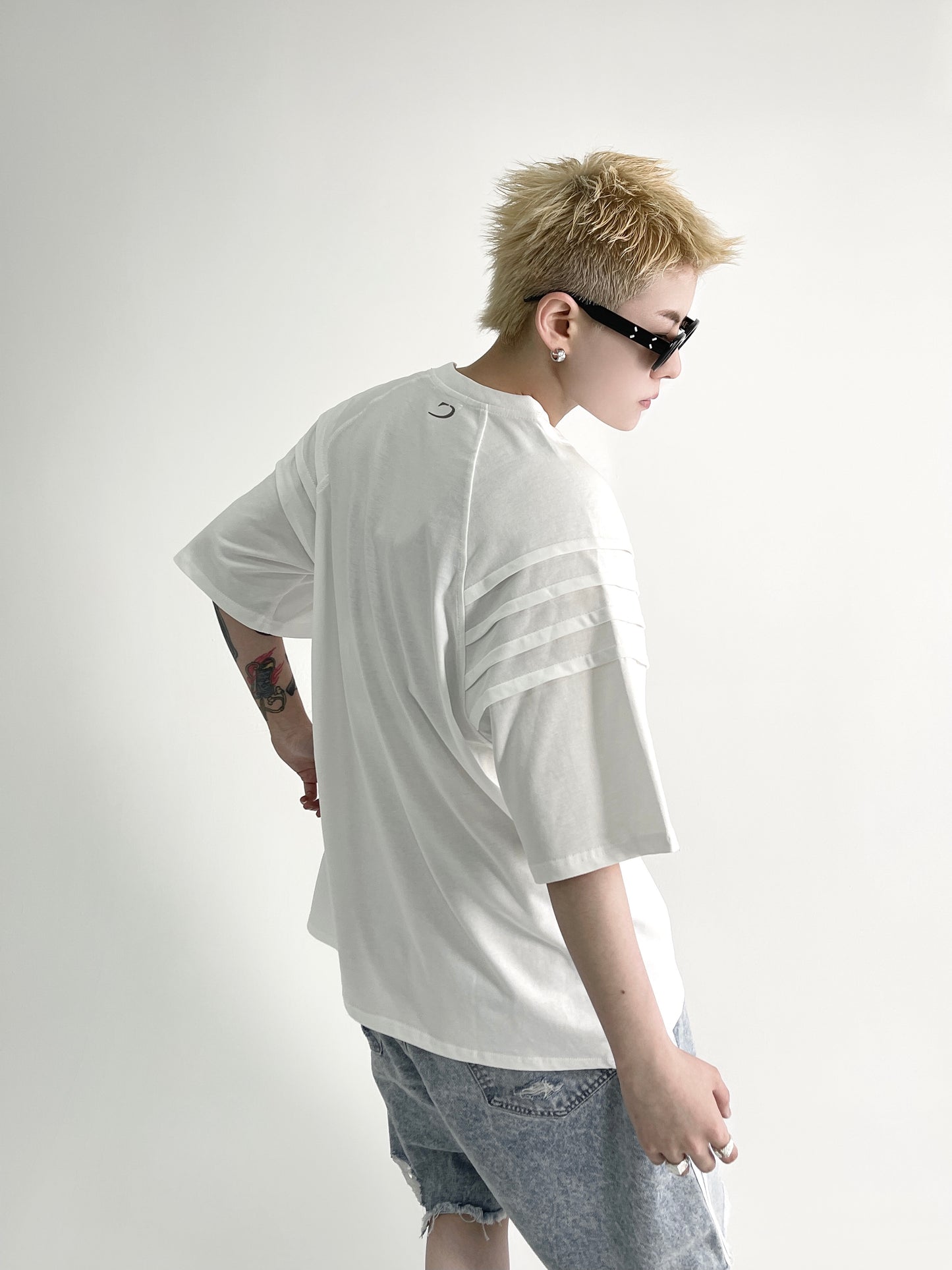 Metal Backle T-shirt (2color)