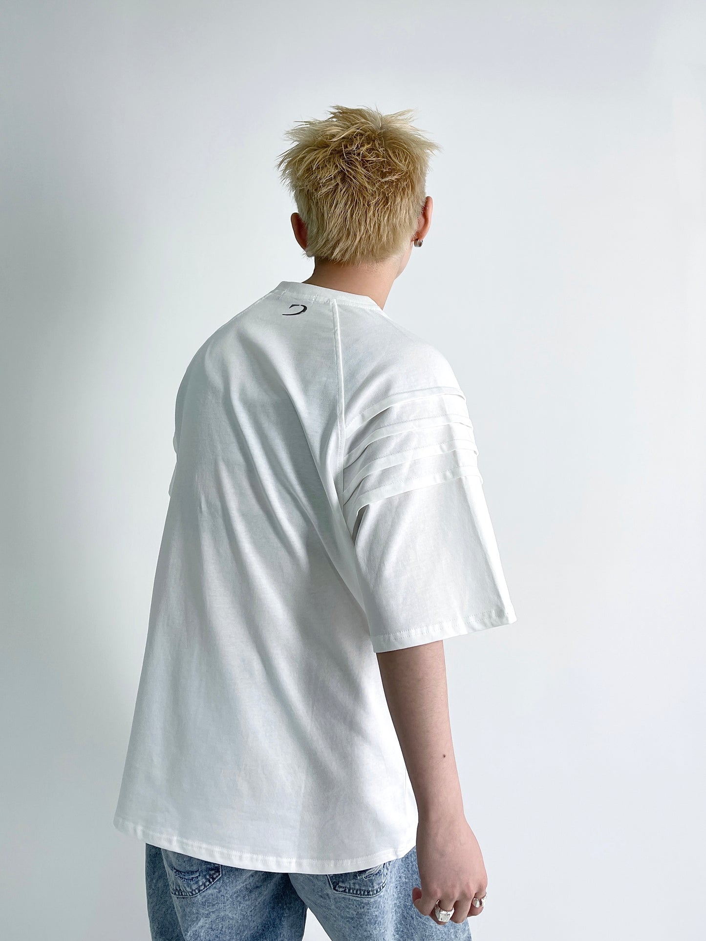 Metal Backle T-shirt (2color)