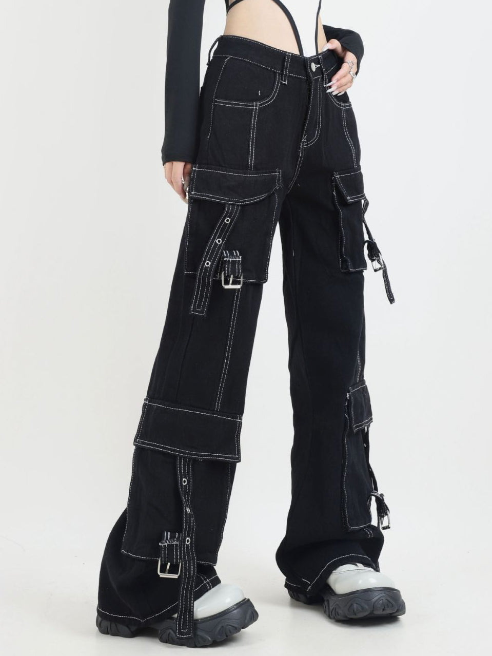 STITCH DESIGN CARGOPANTS