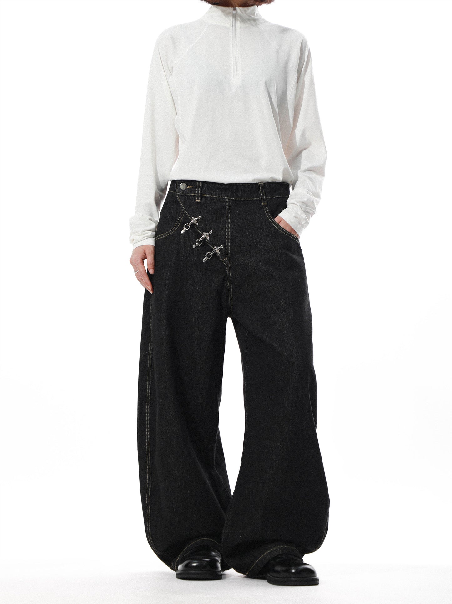 Asymmetric Hook Rigid Wide Jeans